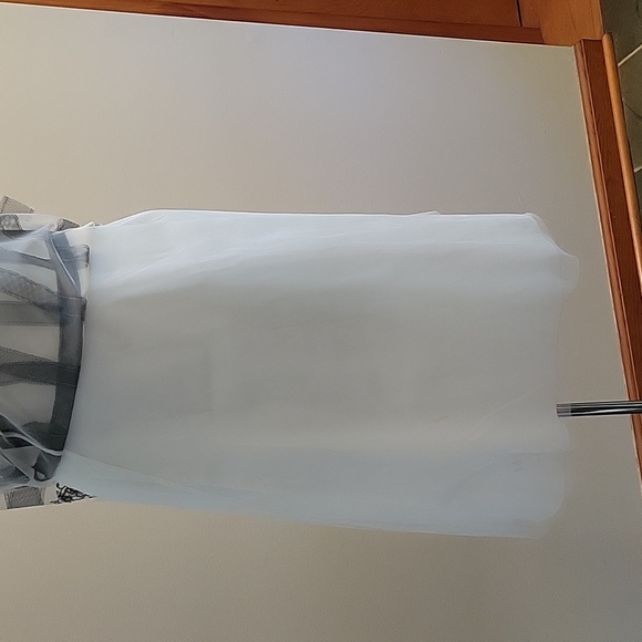 Ann Taylor Loft embroidered Cocktail Dress size 6 Ivory and Black - Picture 7 of 11